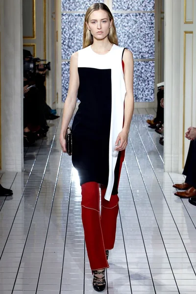 Look 30